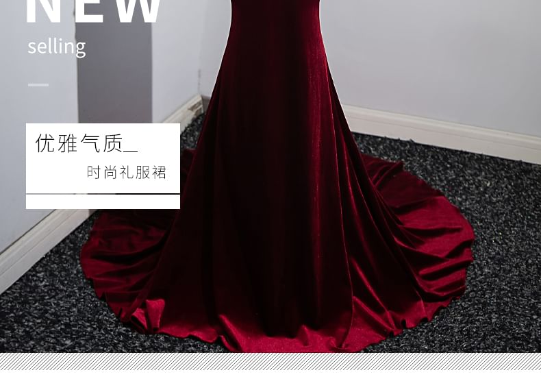 Off Shoulder Sweetheart Neckline Chained Trained Sheath Evening Gown SpreePicky