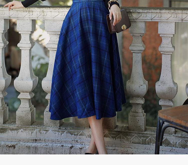 Balloon Sleeve Mock Neck Plain Sweater / High Waist Plaid Midi A SpreePicky