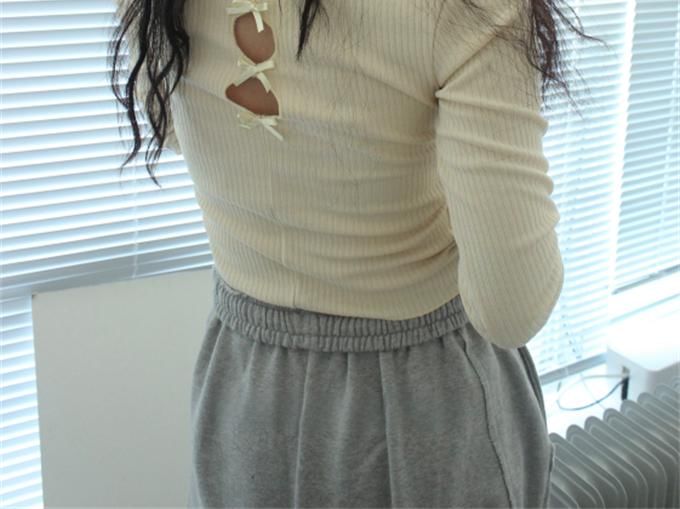 Long-Sleeve Crew Neck Bow Cutout Knit Top SpreePicky