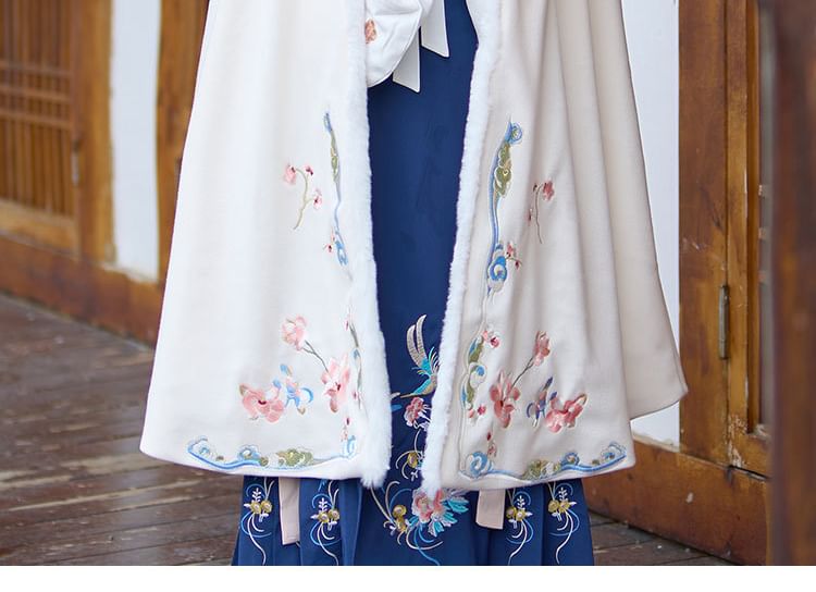 Stand Collar Floral Embroidered Fluffy Trim Tie Front Hanfu Cape SpreePicky