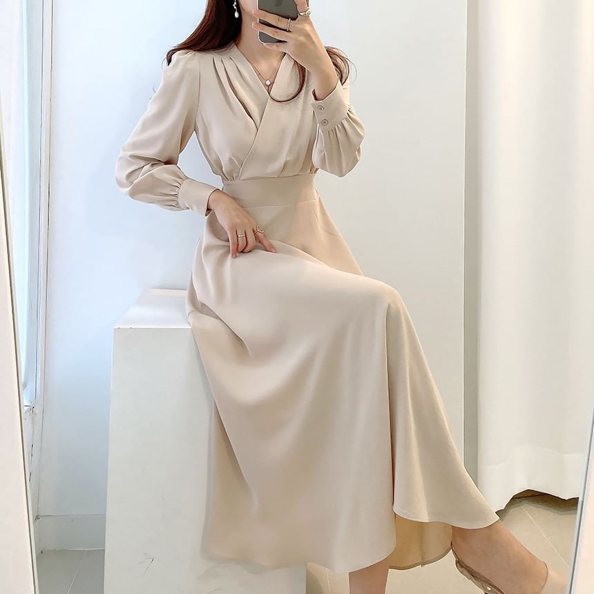 Long-Sleeve V-Neck Plain Midi A-Line Dress SpreePicky