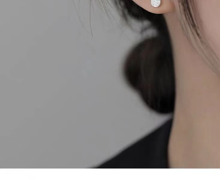 Lucky Ear Stud SpreePicky