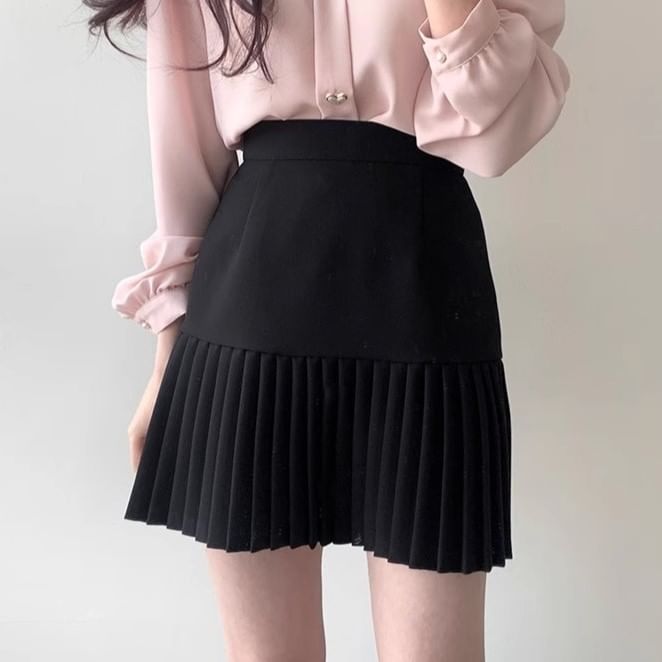 Long-Sleeve Plain Heart Button Blouse / High Waist Accordion Pleated Mini A-Line Skirt SpreePicky