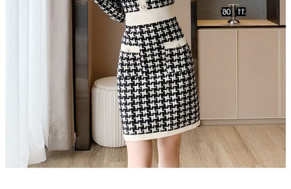 Long-Sleeve Crew Neck Patterned Knit Mini Sheath Dress mySite