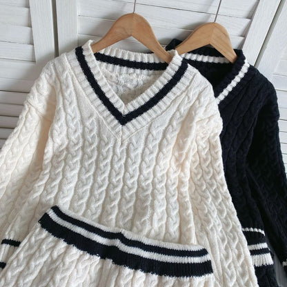 Set: V-Neck Contrast Trim Cable Knit Sweater + High Waist Wide Leg Shorts mySite