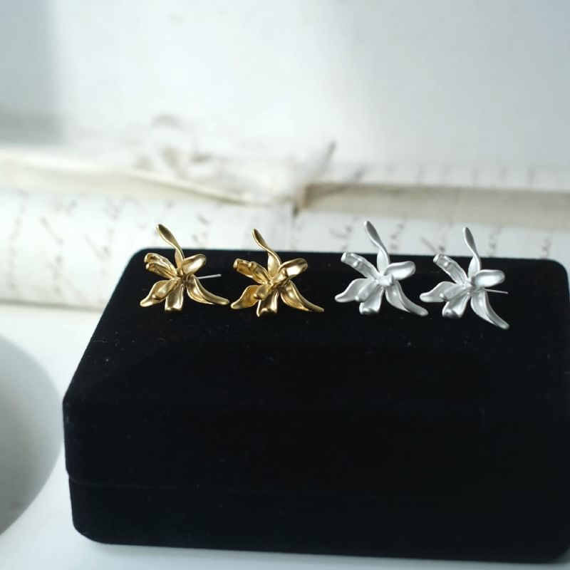 Floral Alloy Stud Earring SpreePicky