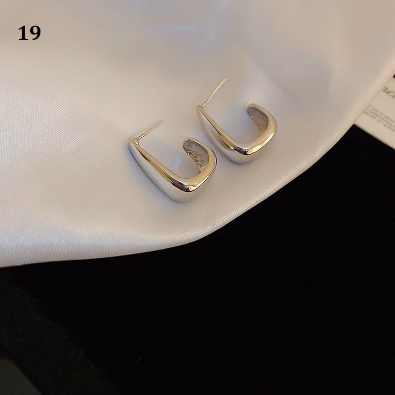 (Various Silver Earring Designs) Tone FashionChic