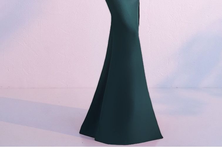 Sleeveless V-Neck Plain Beaded Slit Trumpet Evening Gown SpreePicky