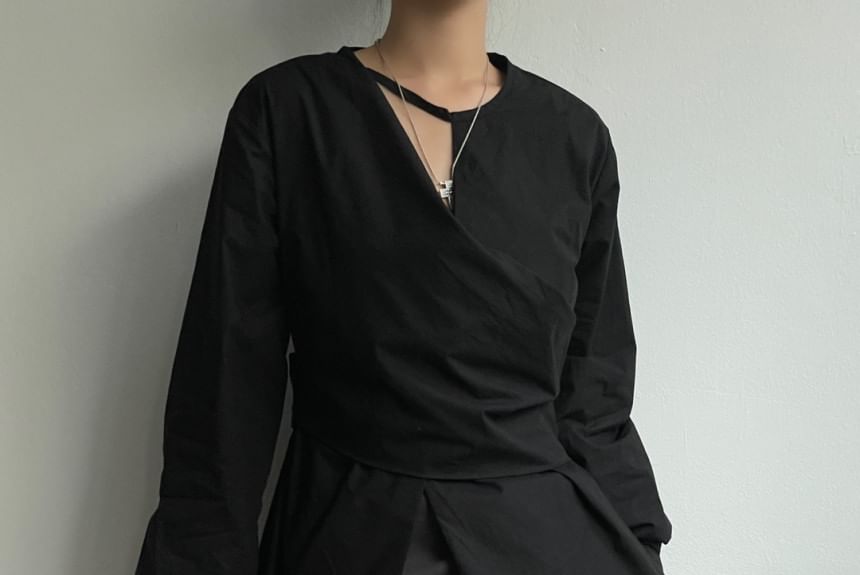 Long-Sleeve Round Neck Plain Cutout Slit Blouse SpreePicky