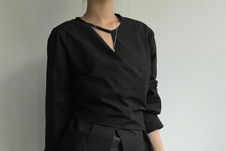 Long-Sleeve Round Neck Plain Cutout Slit Blouse SpreePicky