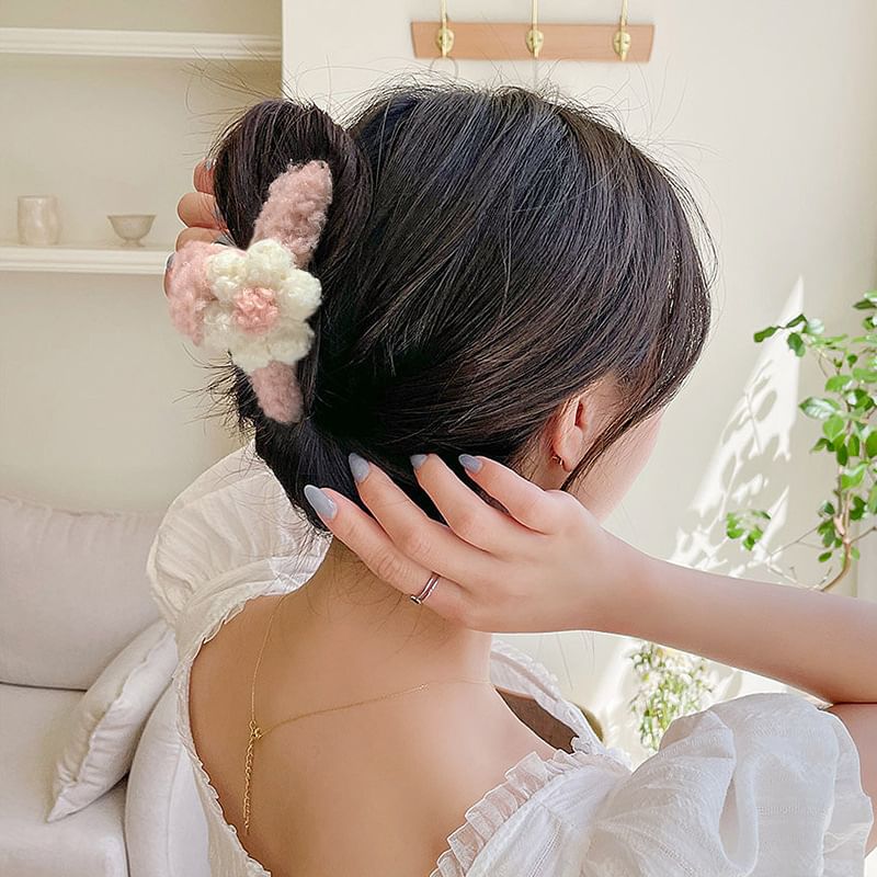 Flower Boucle Hair Claw SpreePicky