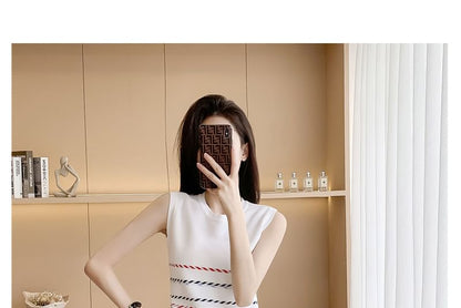 Set: Crew Neck Patterned Knit Tank Top + High Waist Mini A SpreePicky