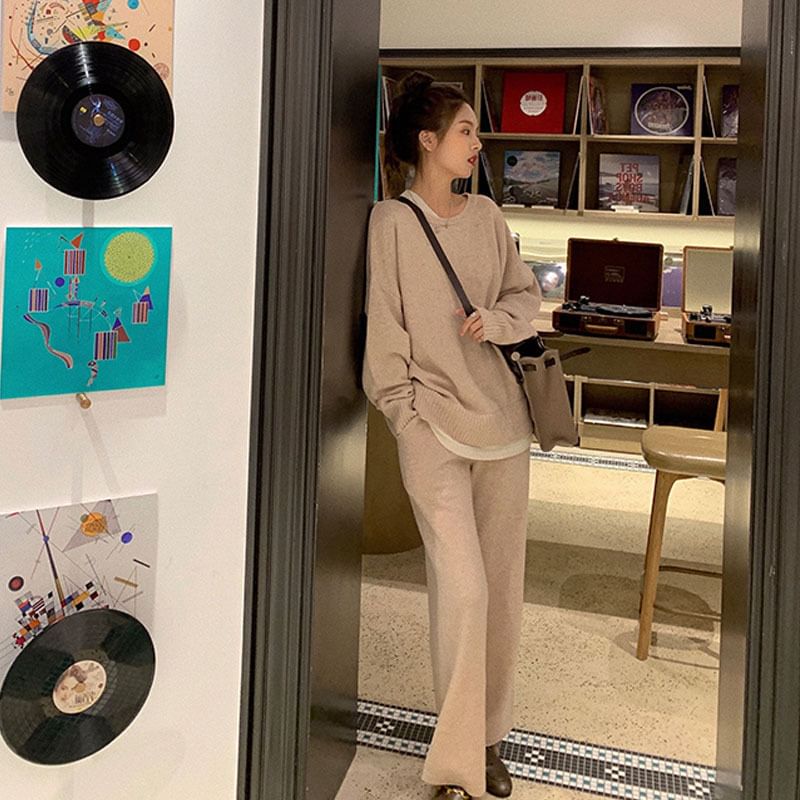 High Leg T-Shirt Set: Neck Long-Sleeve Crew Two-Tone Waist Pants + Wide FashionChic