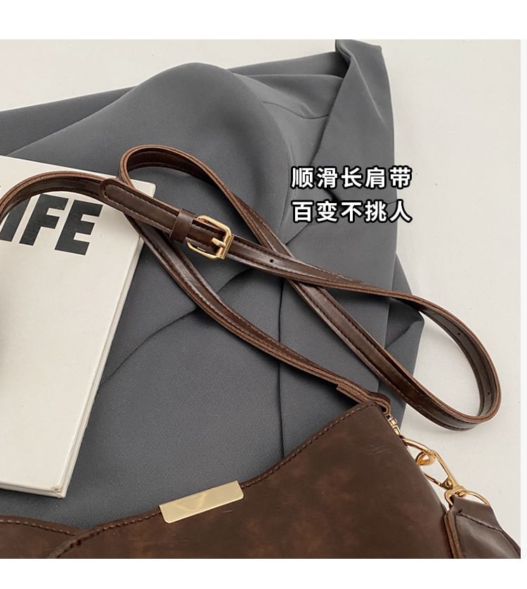 Set: Faux Leather Bucket Bag + Bag Charm SpreePicky