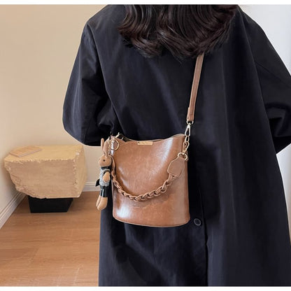 Set: Faux Leather Bucket Bag + Bag Charm SpreePicky