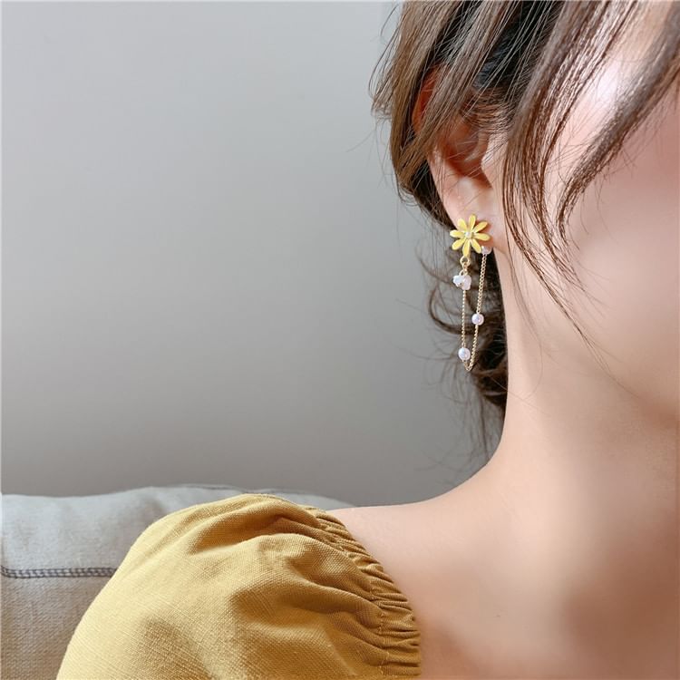 Floral Faux Pearl Asymmetrical Alloy Dangle Earring SpreePicky