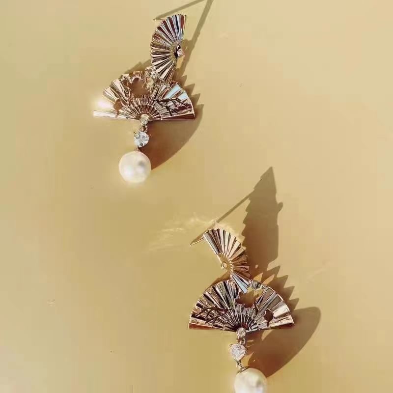 Mini Hand Fan Faux Pearl Alloy Dangle Earring SpreePicky