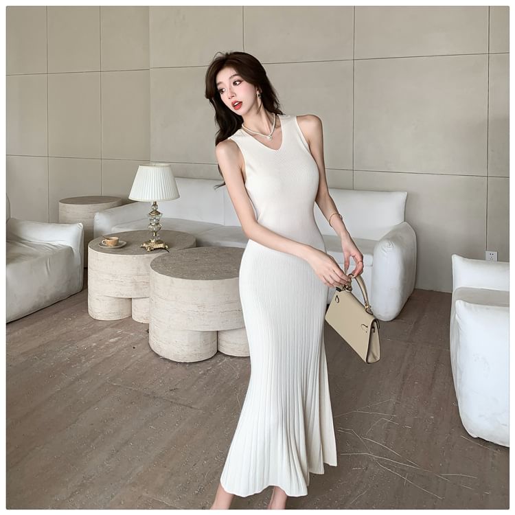 Sleeveless V-Neck Plain Midi Knit Sheath Dress SpreePicky