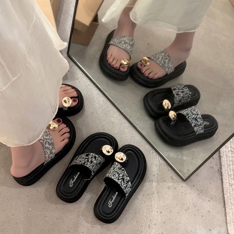 Platform Floral Print Metal Accent Toe Loop Slide Sandals SpreePicky