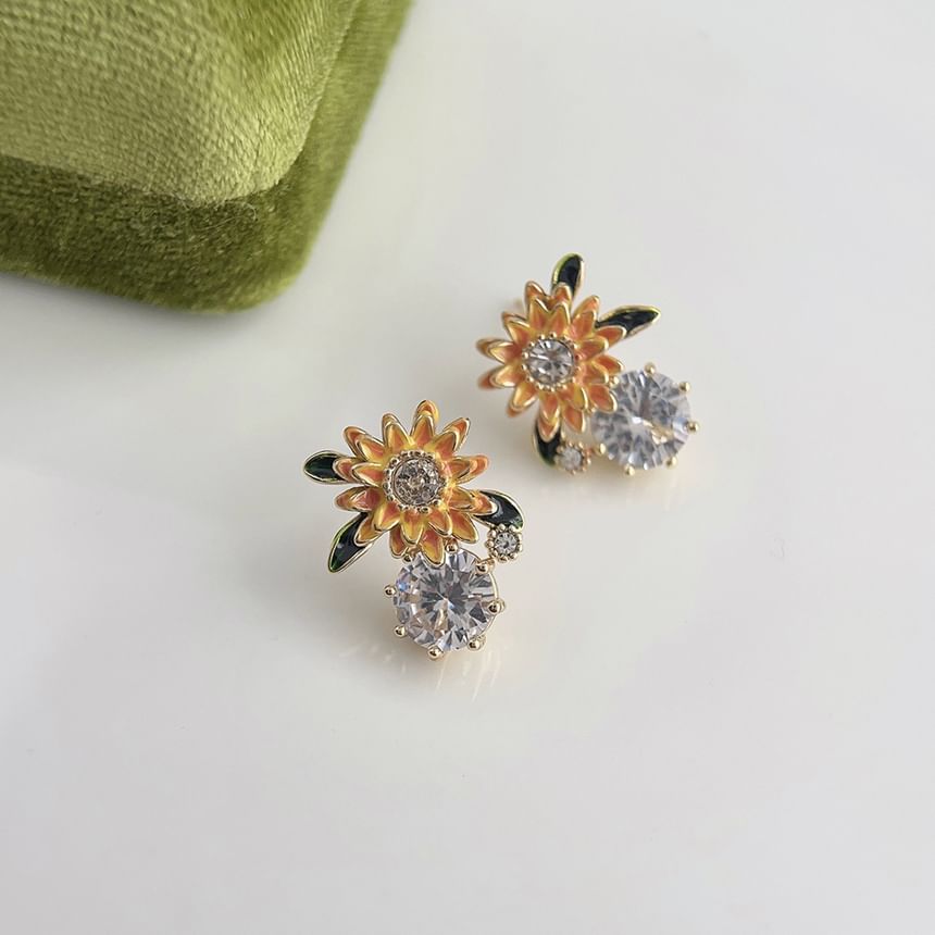 Rhinestone Enamel Flower Stud Earring SpreePicky