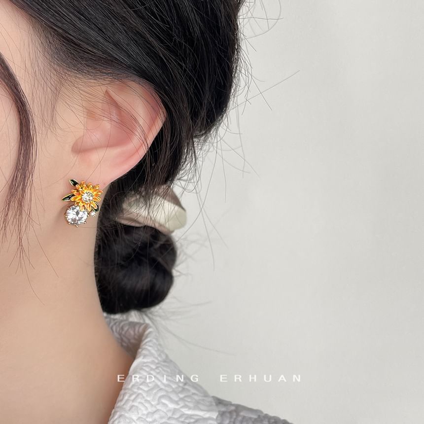 Rhinestone Enamel Flower Stud Earring SpreePicky