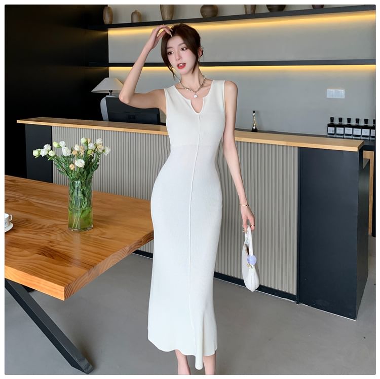 Sleeveless Notch Neck Plain Midi Sheath Dress mySite