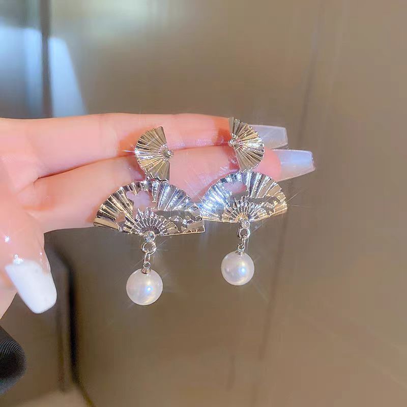 Hand Fan Faux Pearl Drop Earring SpreePicky