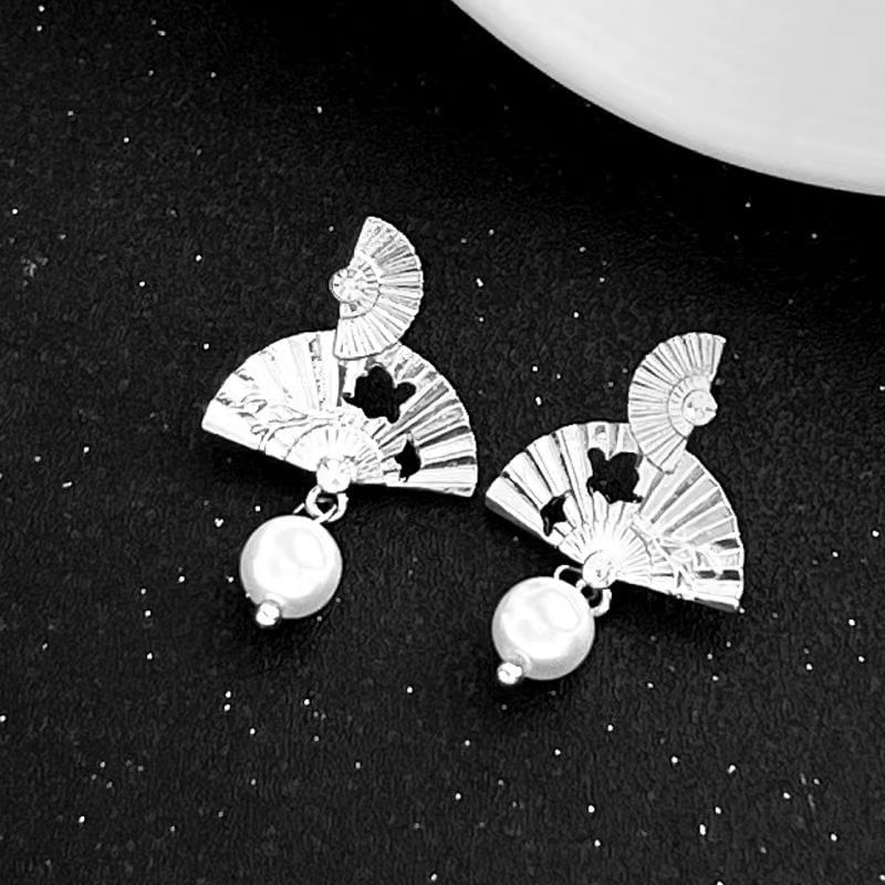 Hand Fan Faux Pearl Drop Earring SpreePicky