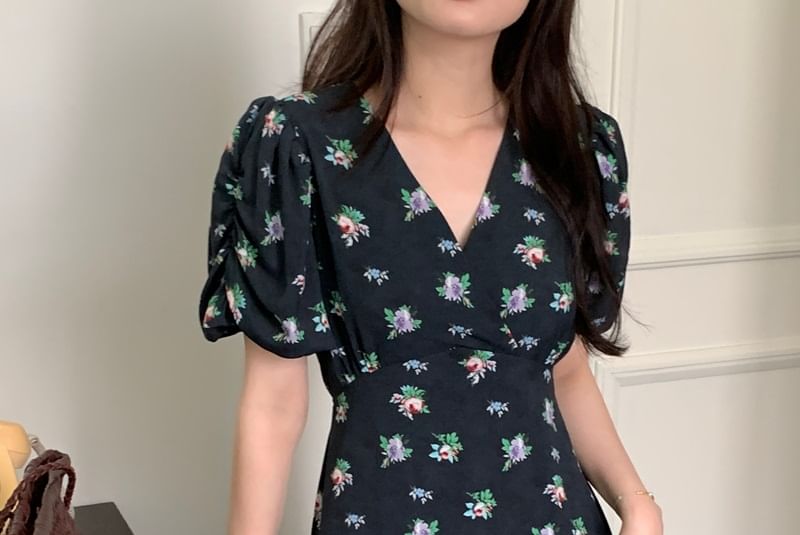 Short-Sleeve V-Neck Floral Midi A-Line Dress SpreePicky