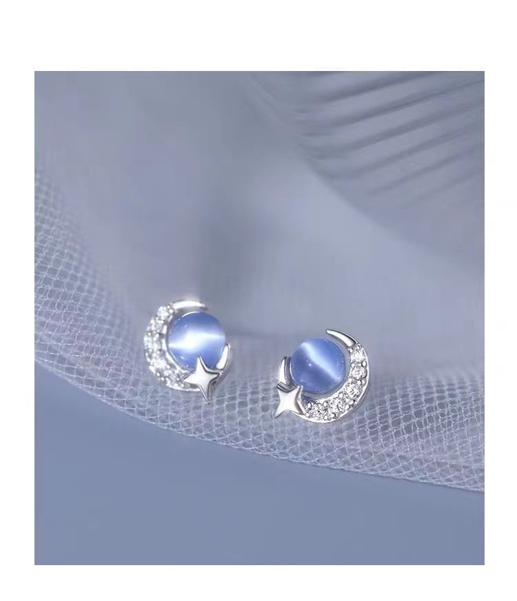 Moon Studded Earring SpreePicky