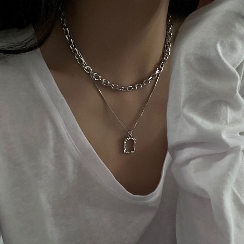 Rectangle Pendant Layered Alloy Choker mySite