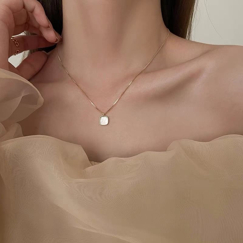 Square Shell Pendant Alloy Choker mySite