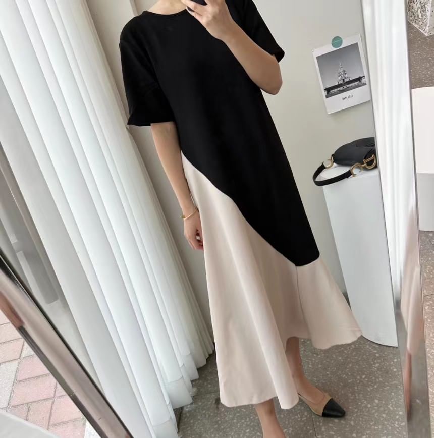 Short-Sleeve Crew Neck Two Tone Midi A-Line Dress SpreePicky