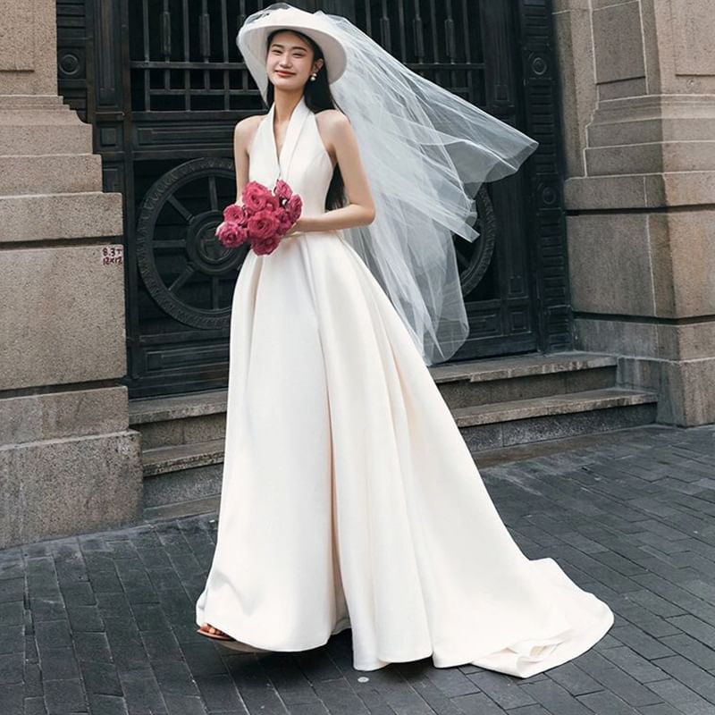 Sleeveless V-Neck Plain A-Line Wedding Gown SpreePicky