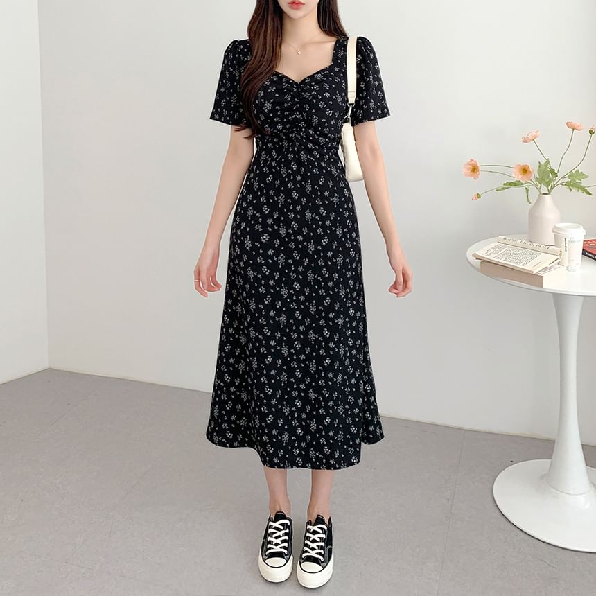 Short-Sleeve V-Neck Floral Maxi A-Line Dress SpreePicky