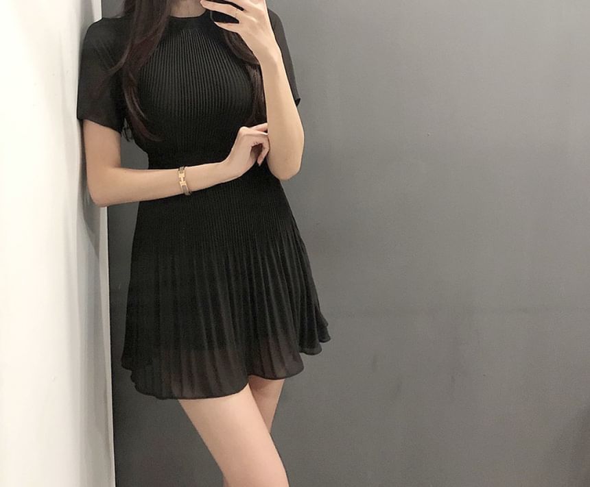 Short-Sleeve Crewneck Plain Mini Pleated Dress SpreePicky