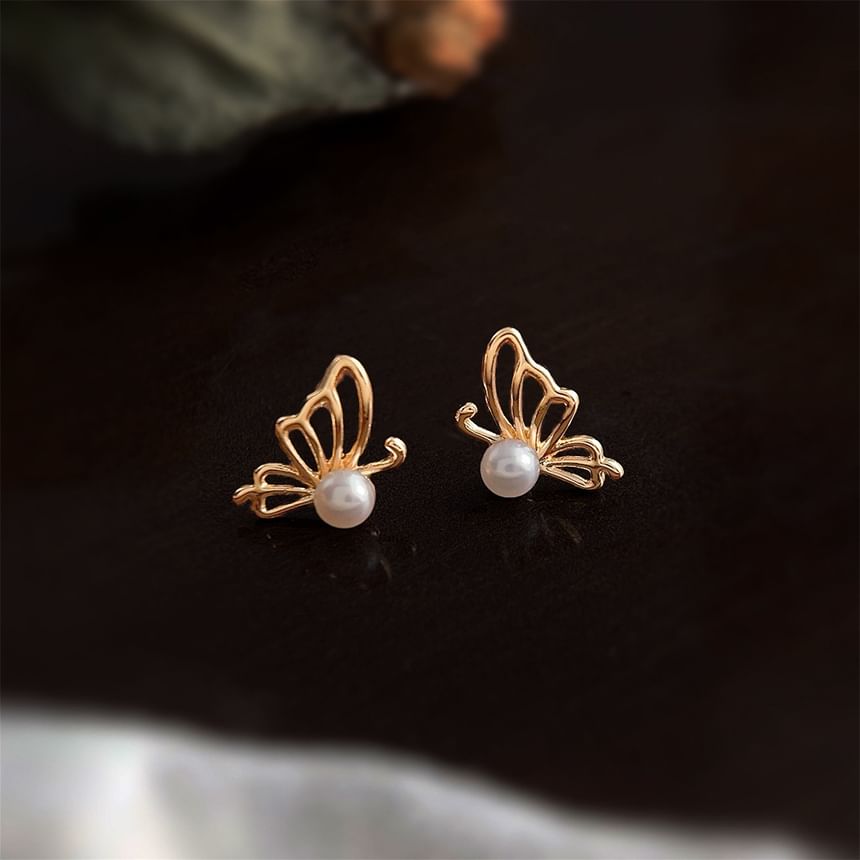 Butterfly Faux Pearl Ear Stud SpreePicky