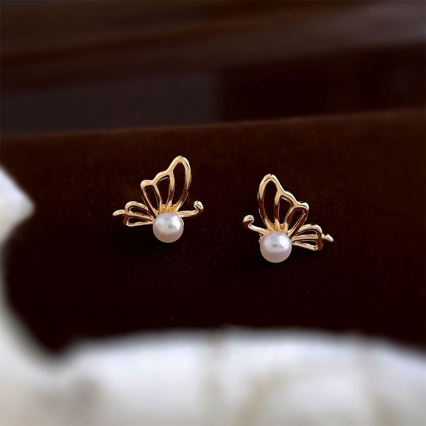 Butterfly Faux Pearl Ear Stud SpreePicky