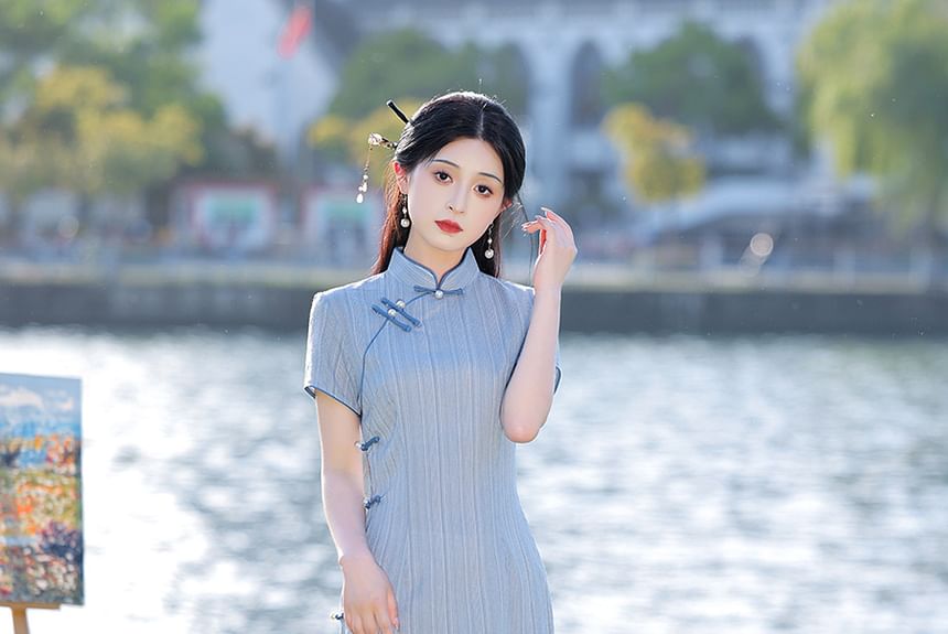 Short-Sleeve Stand Collar Striped Frog Buttoned Slit Midi Sheath Qipao SpreePicky