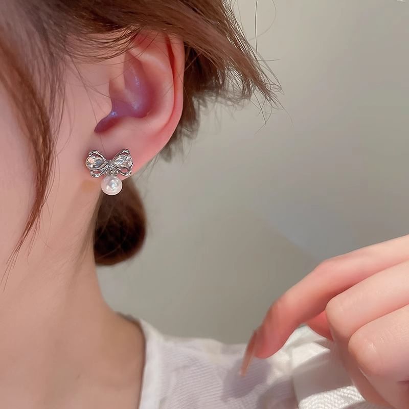 Bow Faux Pearl Stud Earring mySite