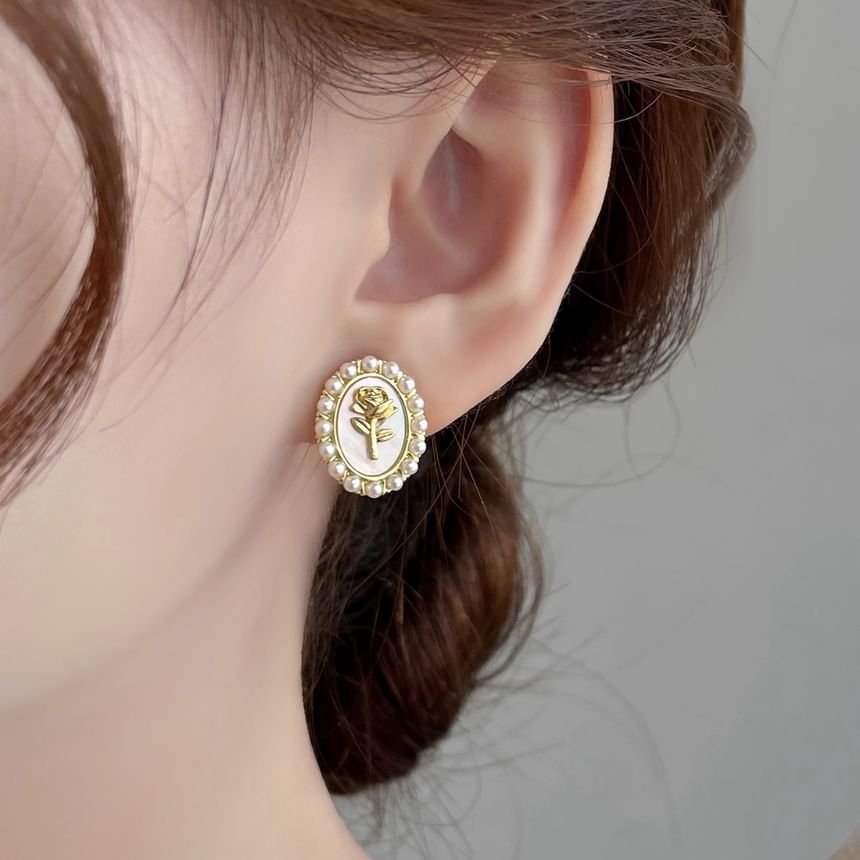 Flower Faux Pearl Stud Earring mySite