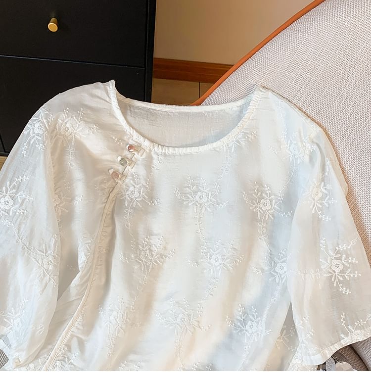 Short-Sleeve Flower Embroidered Blouse SpreePicky