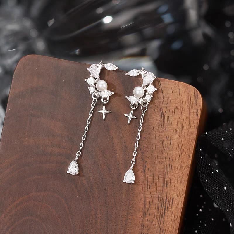 Moon & Star Alloy Dangle Earring mySite