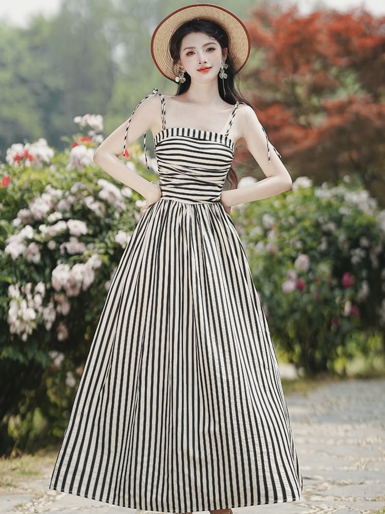 Set: Tie Shoulder Striped Ruched Maxi A SpreePicky