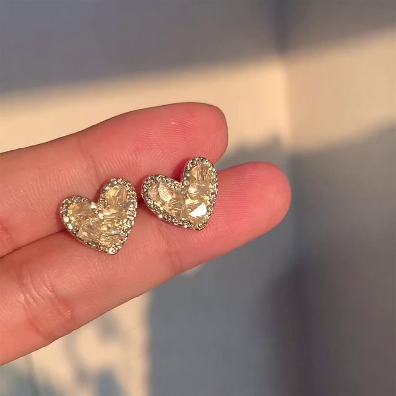 Rhinestone Heart Stud Earring mySite