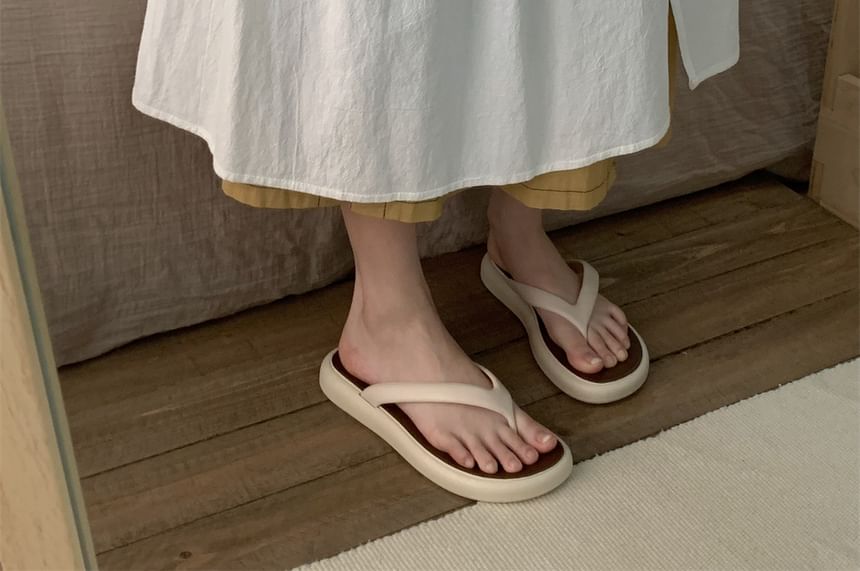 Two Tone Flip-Flops SpreePicky