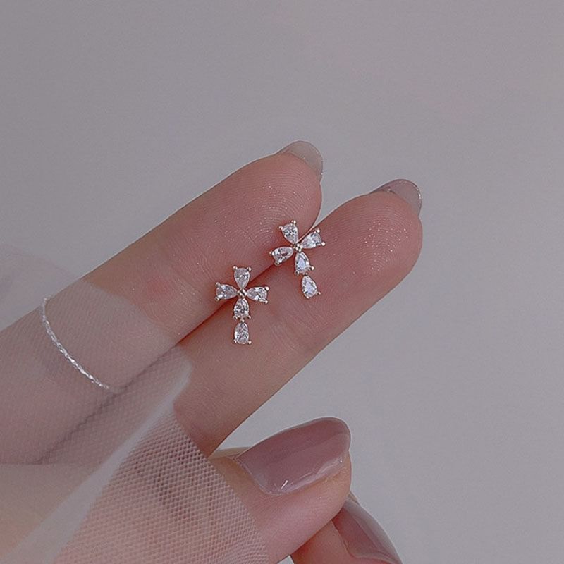 925 Sterling Silver Rhinestone Cross Stud Earring mySite