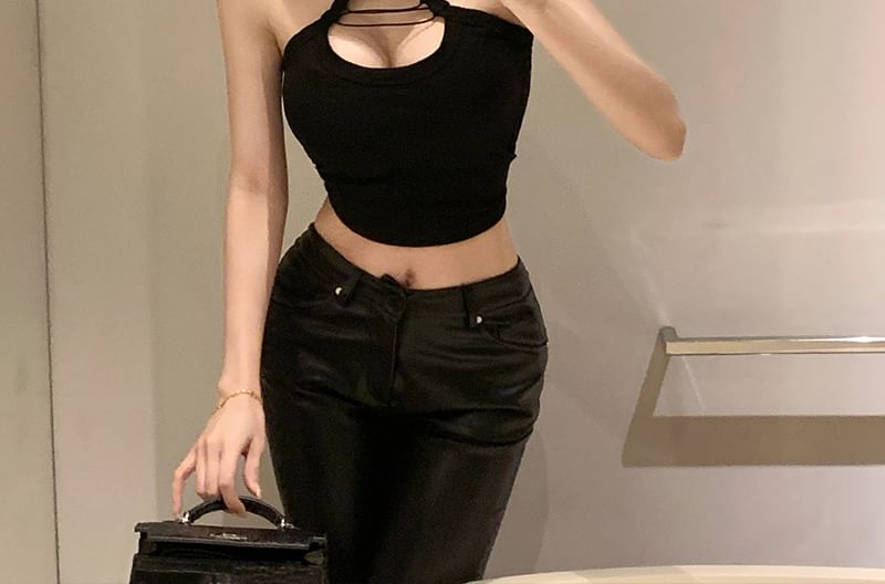 Halter Neck Plain Cutout Slim Fit Crop Top SpreePicky