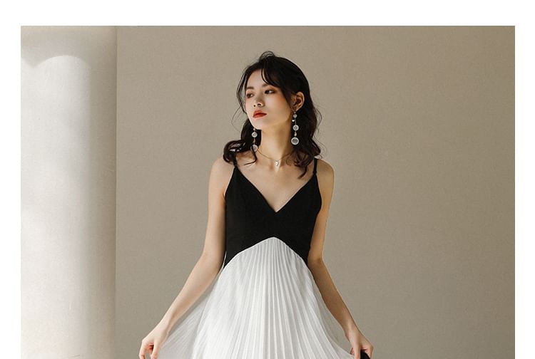 Spaghetti Strap V-Neck Two Tone Accordion Pleated Backless Panel Maxi A-Line Dress SpreePicky