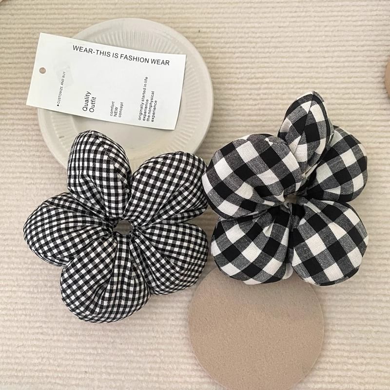 Gingham Floral Scrunchie SpreePicky